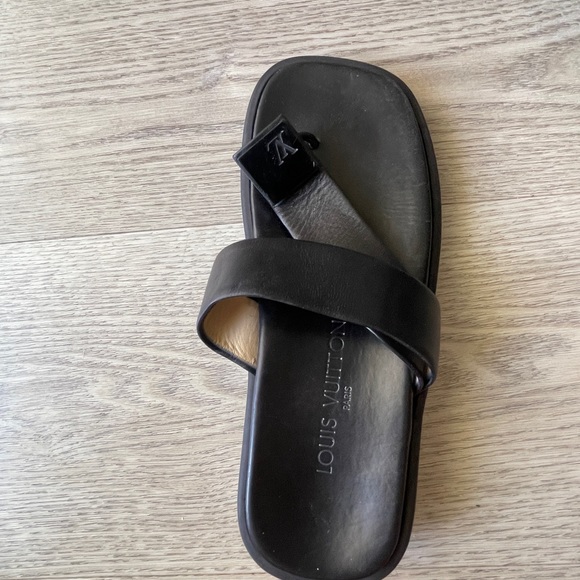 AUTHENTIC LOUIS VUITTON SANDALS - Picture 7 of 12